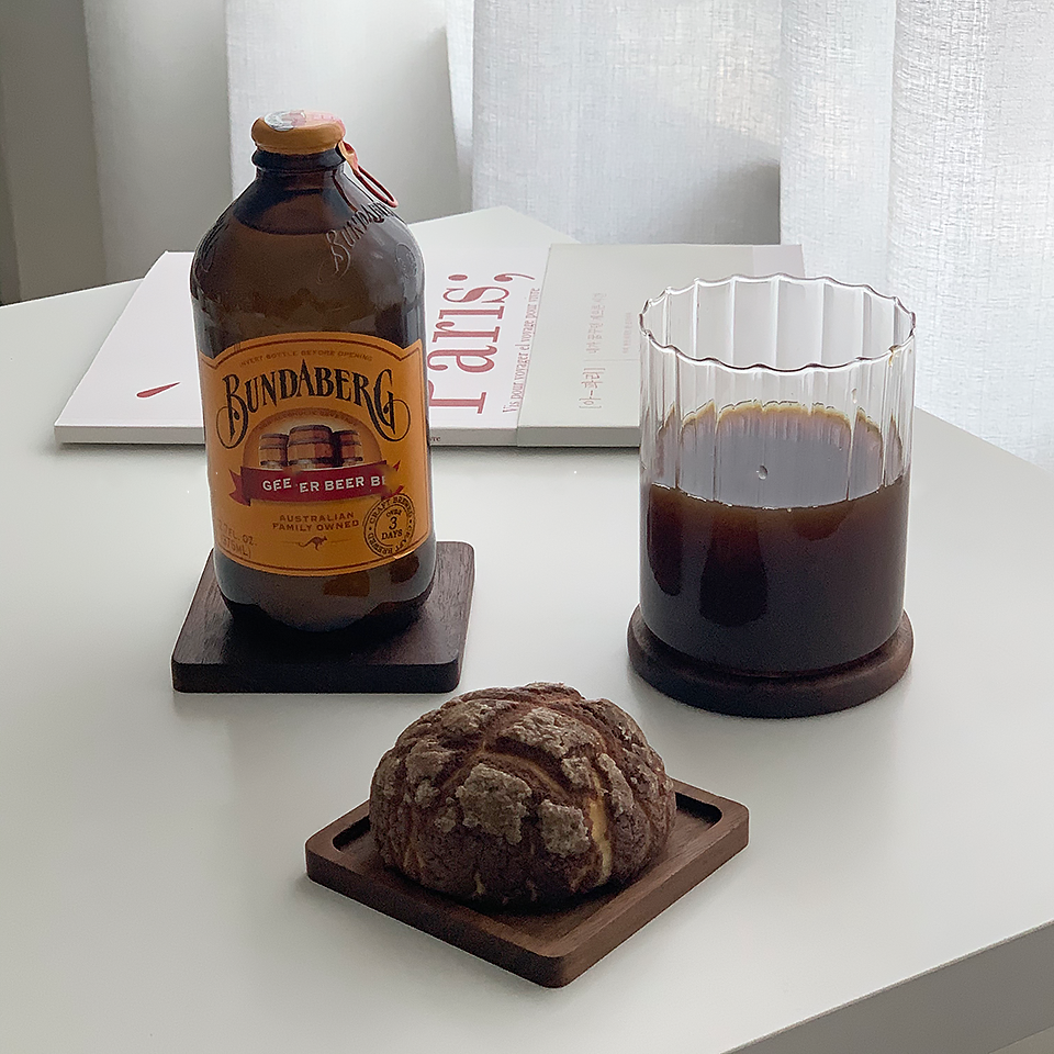 Posavasos de madera aislante de nogal japonés sin pintar