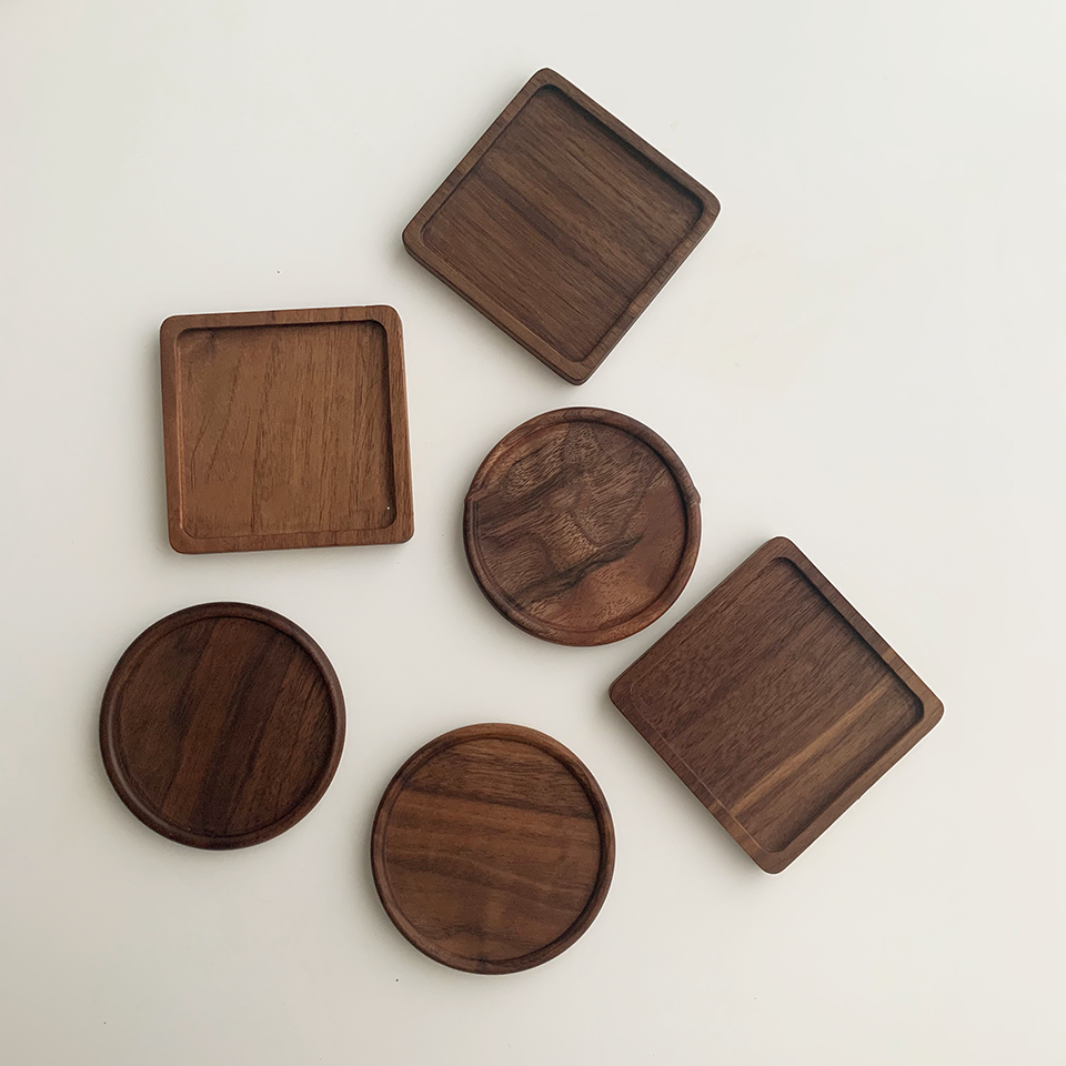 Posavasos de madera aislante de nogal japonés sin pintar